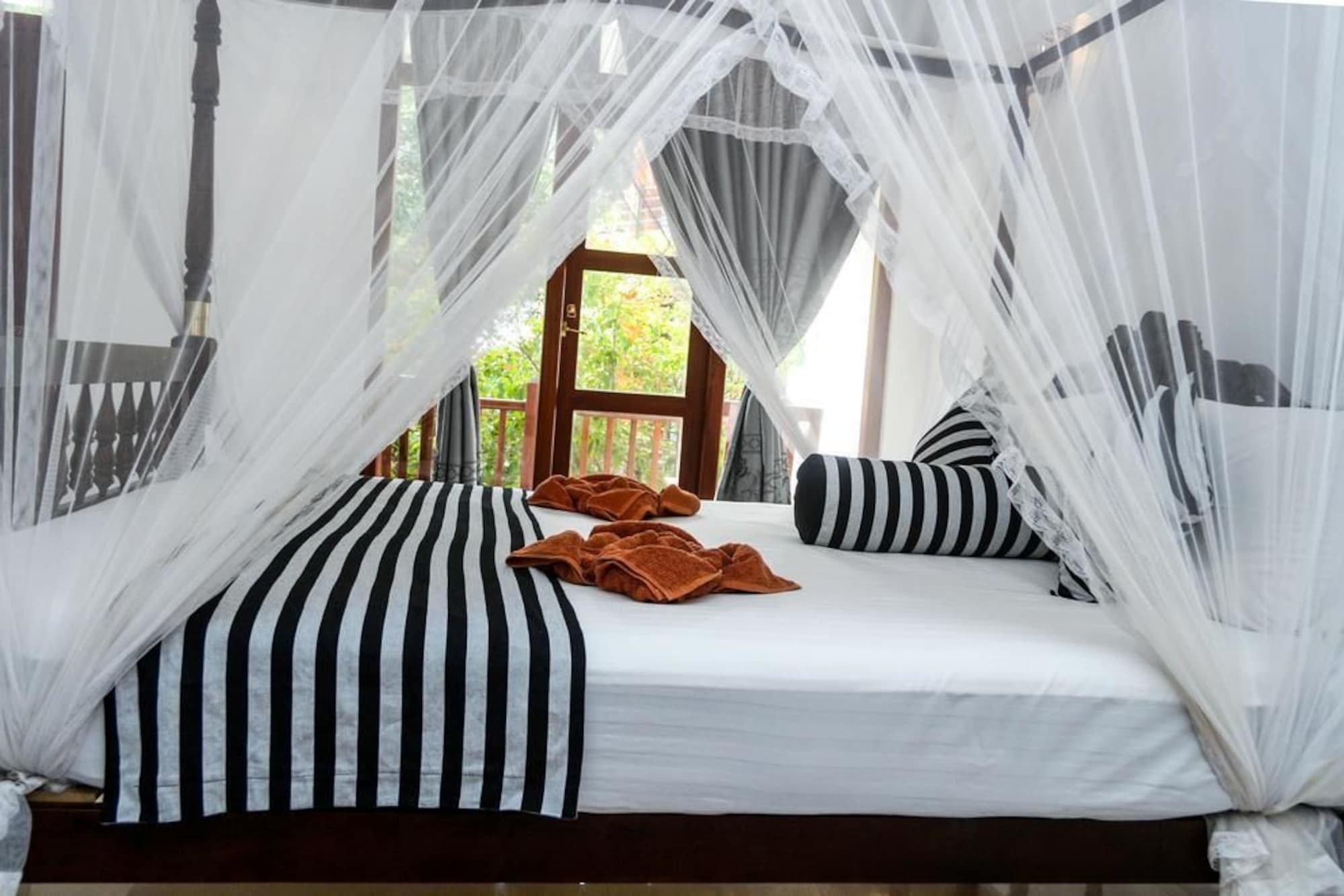 Hotel Mirissa Royal Ace Extérieur photo
